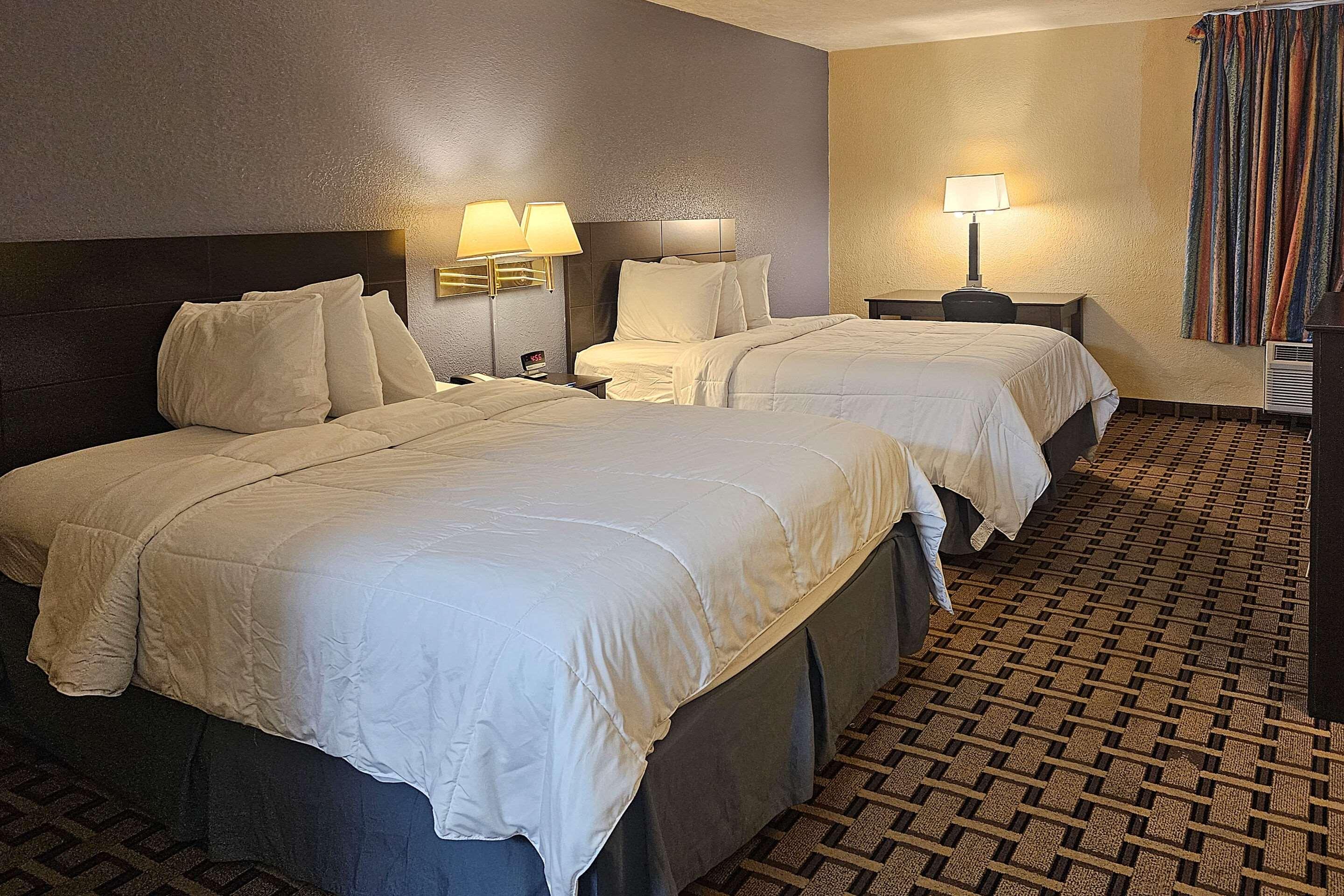 Rodeway Inn from $52. Arlington Hotel Deals & Reviews - KAYAK